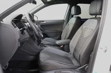 VW Tiguan R-Line TDI 4MOTION DSG in Oryxweiß Perlmutteffekt