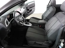 VW T-Roc Cabriolet Style TSI in Deep Black Perleffekt