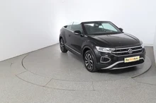 VW T-Roc Cabriolet Style TSI in Deep Black Perleffekt