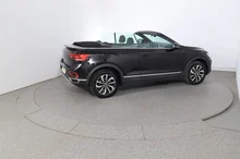 VW T-Roc Cabriolet Style TSI in Deep Black Perleffekt