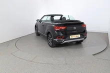 VW T-Roc Cabriolet Style TSI in Deep Black Perleffekt