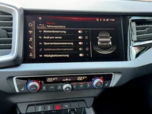 Audi A1 Sportback 25 TFSI intense in Cortinaweiss