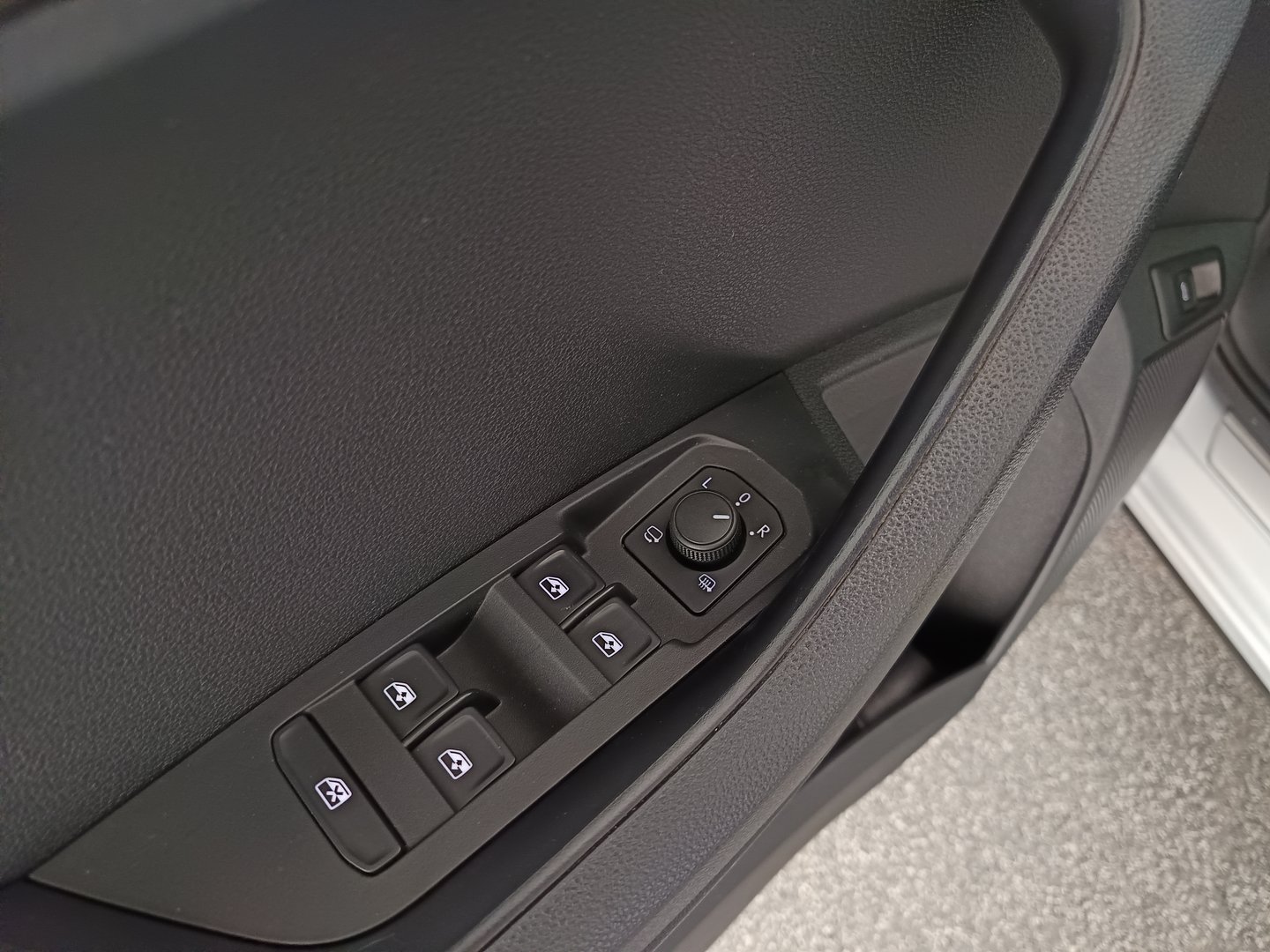 Škoda KAROQ 4x4 Style TDI DSG | Bild 11 von 30