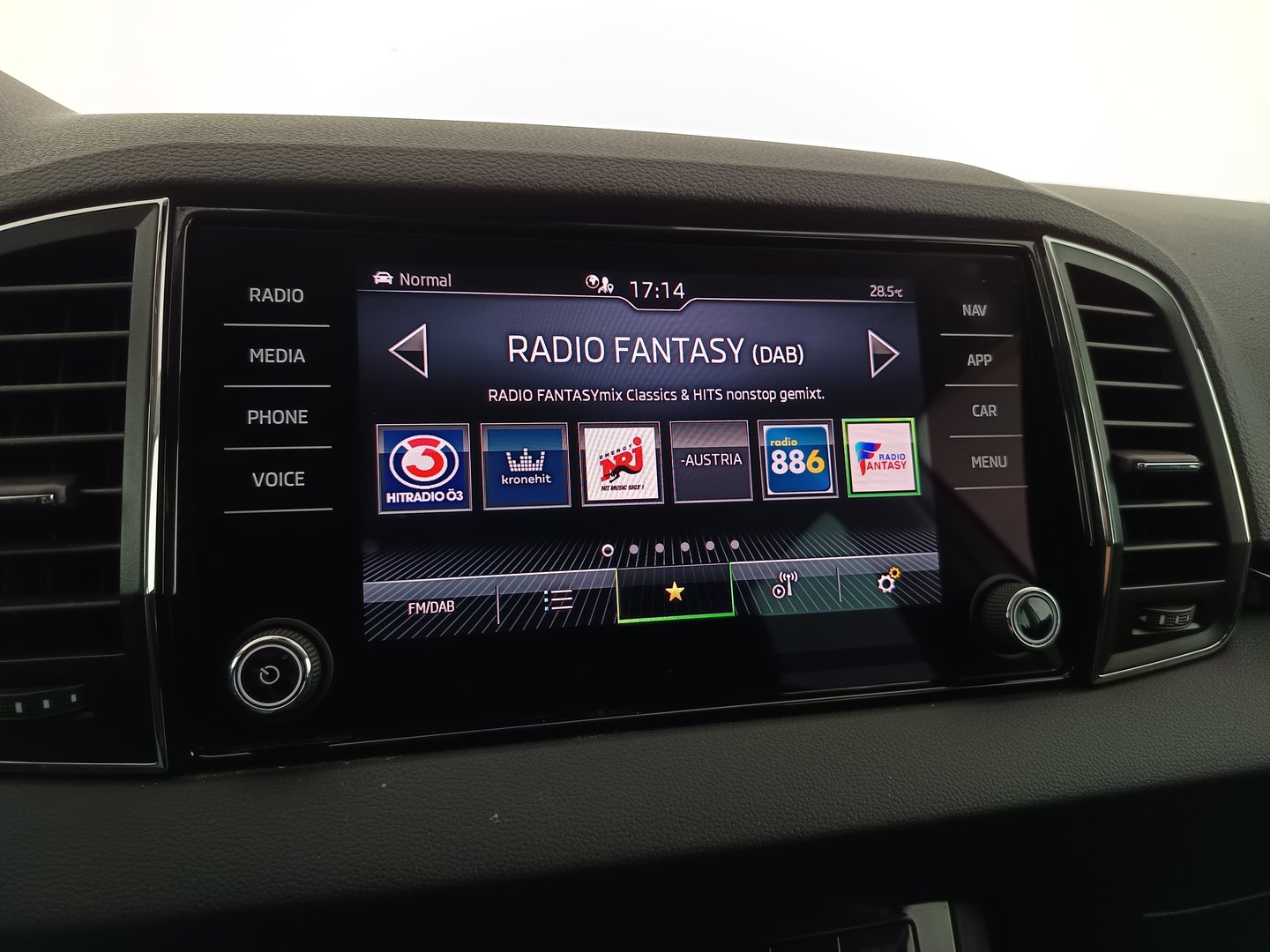 Škoda KAROQ 4x4 Style TDI DSG | Bild 19 von 30