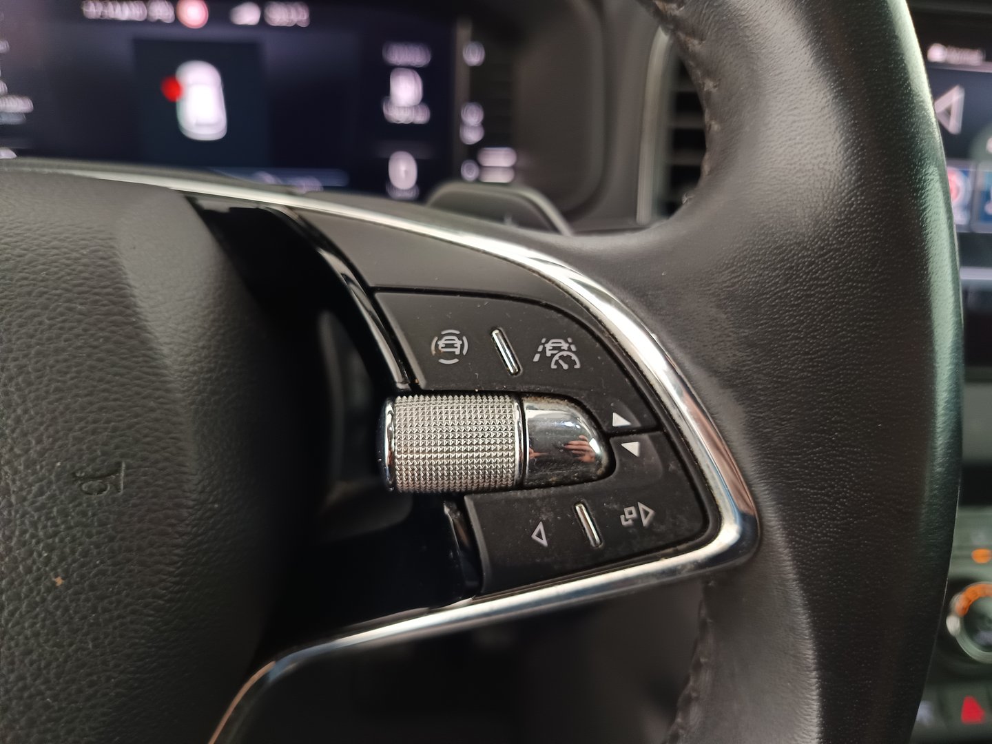 Škoda KAROQ 4x4 Style TDI DSG | Bild 17 von 30
