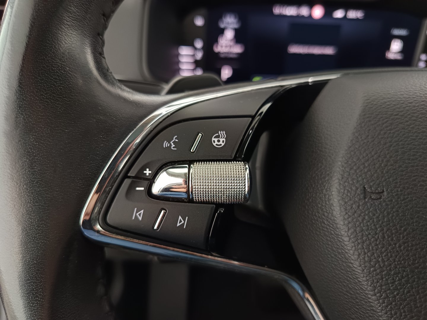 Škoda KAROQ 4x4 Style TDI DSG | Bild 16 von 30
