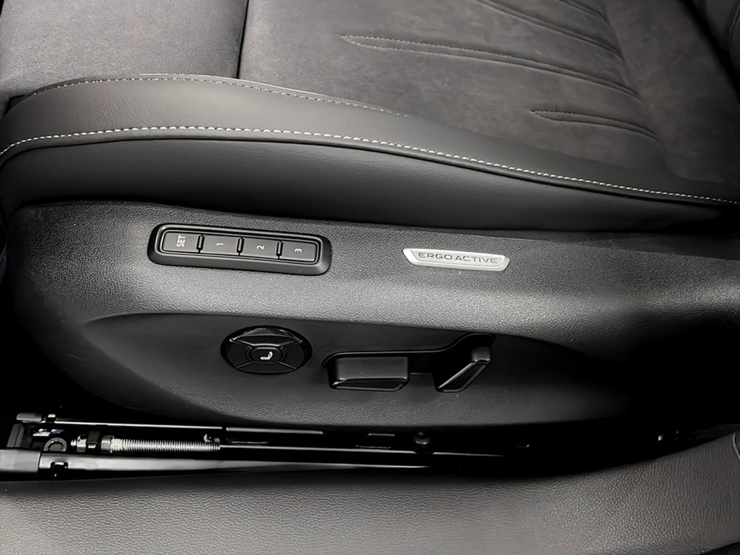 Bild eines VW Passat Variant Business eHybrid 150kW