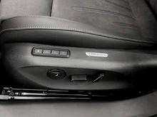 VW Passat Variant Business eHybrid 150kW in Pure White