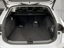 VW Passat Variant Business eHybrid 150kW in Pure White