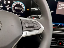 VW Passat Variant Business eHybrid 150kW in Pure White