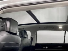 VW Passat Variant Business eHybrid 150kW in Pure White