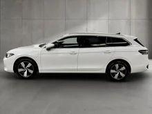 VW Passat Variant Business eHybrid 150kW in Pure White