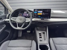 VW Golf Variant Business mHeV DSG in Delfingrau Metallic