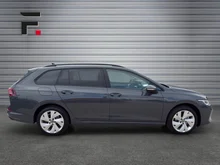 VW Golf Variant Business mHeV DSG in Delfingrau Metallic