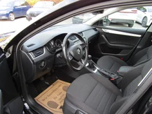 Škoda Octavia Combi Style TDI in schwarz - metallic-perleffektno