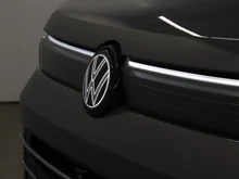 VW Tiguan Elegance eHybrid DSG 150 kW in Delfingrau Metallic