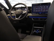 VW Tiguan Elegance eHybrid DSG 150 kW in Delfingrau Metallic