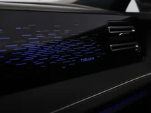 VW Tiguan Elegance eHybrid DSG 150 kW in Delfingrau Metallic