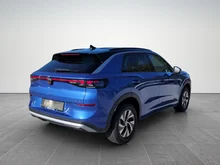 VW T-Roc Life eTSI DSG in Celestial Blue Dach Black Uni