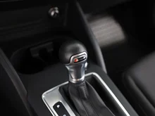 Audi Q2 30 TDI intense in tangorot metallic