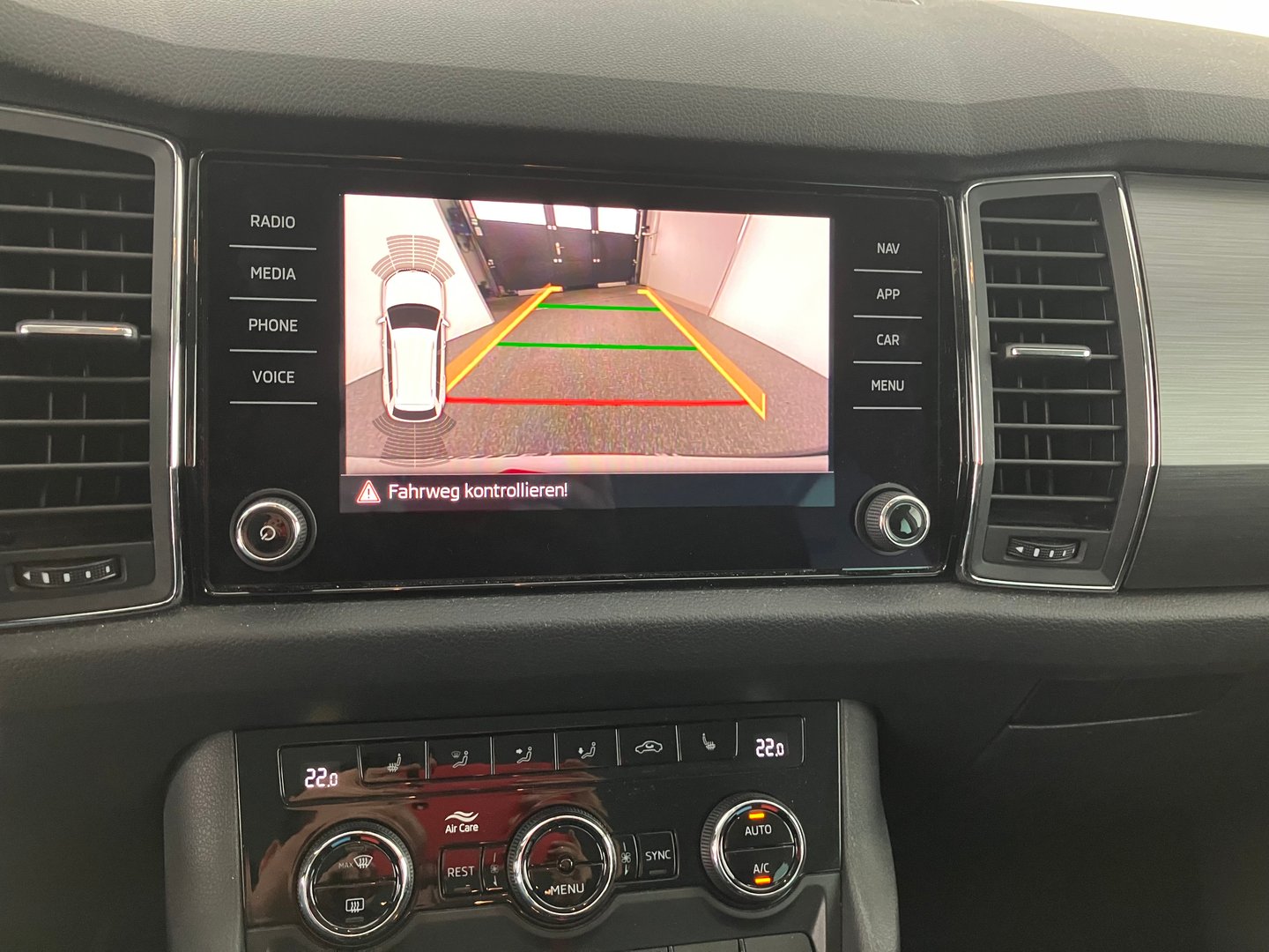 Škoda KODIAQ Ambition TDI SCR DSG | Bild 8 von 12