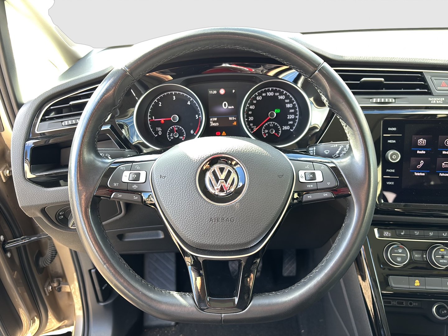 VW Touran Highline TDI SCR DSG 7-Sitzer | Bild 14 von 31