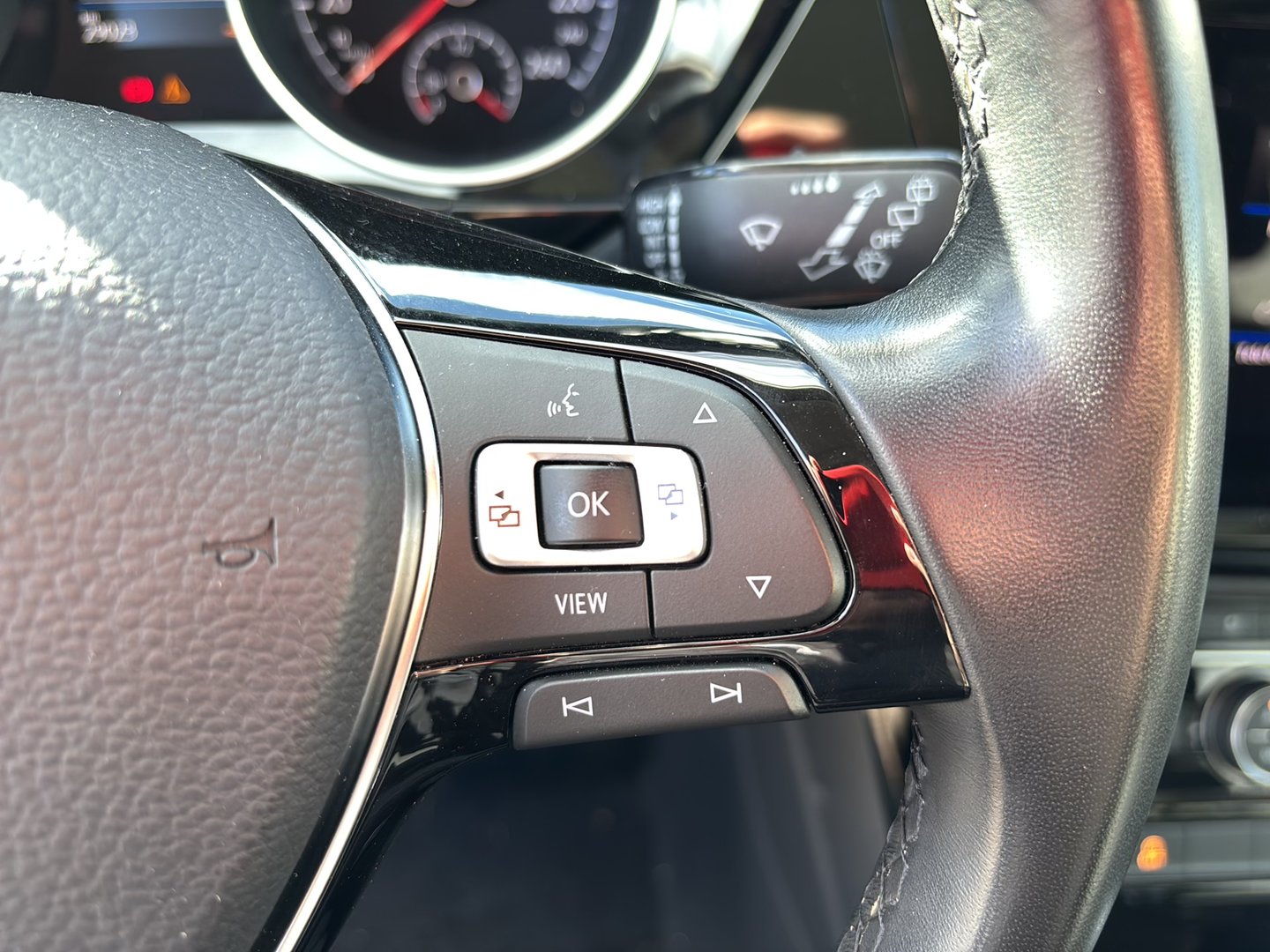 VW Touran Highline TDI SCR DSG 7-Sitzer | Bild 17 von 31