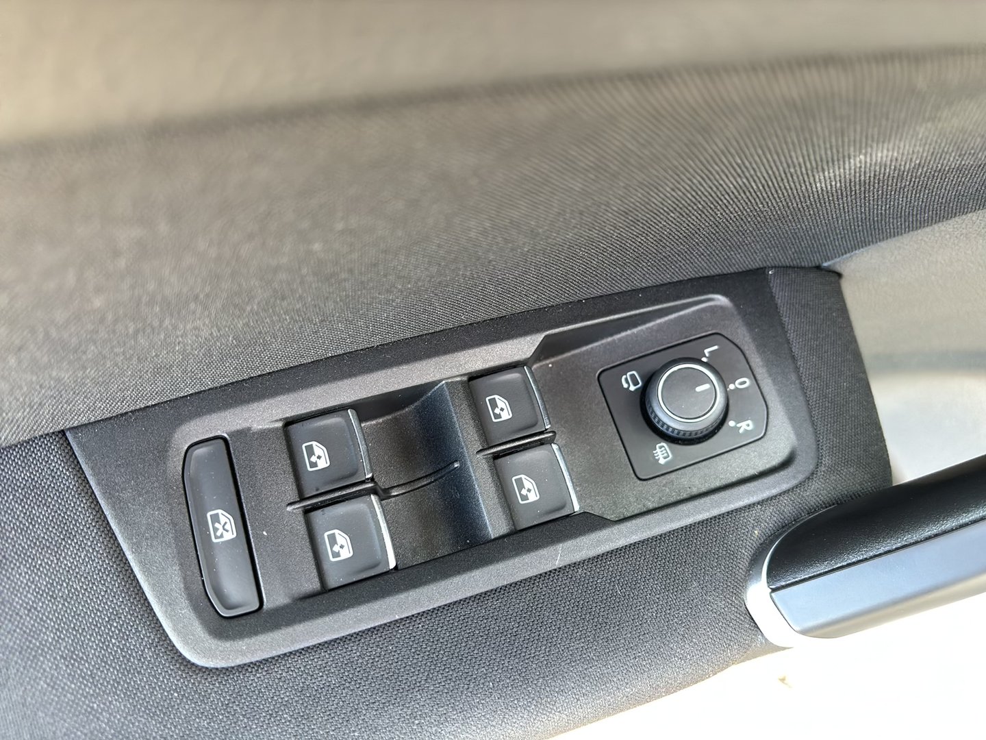 VW Touran Highline TDI SCR DSG 7-Sitzer | Bild 9 von 31