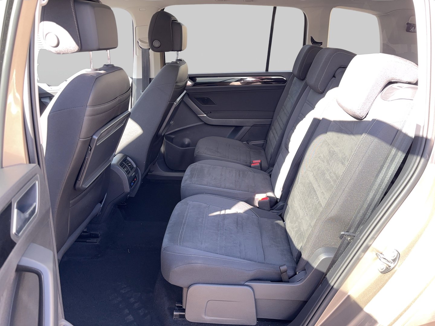 VW Touran Highline TDI SCR DSG 7-Sitzer | Bild 23 von 31