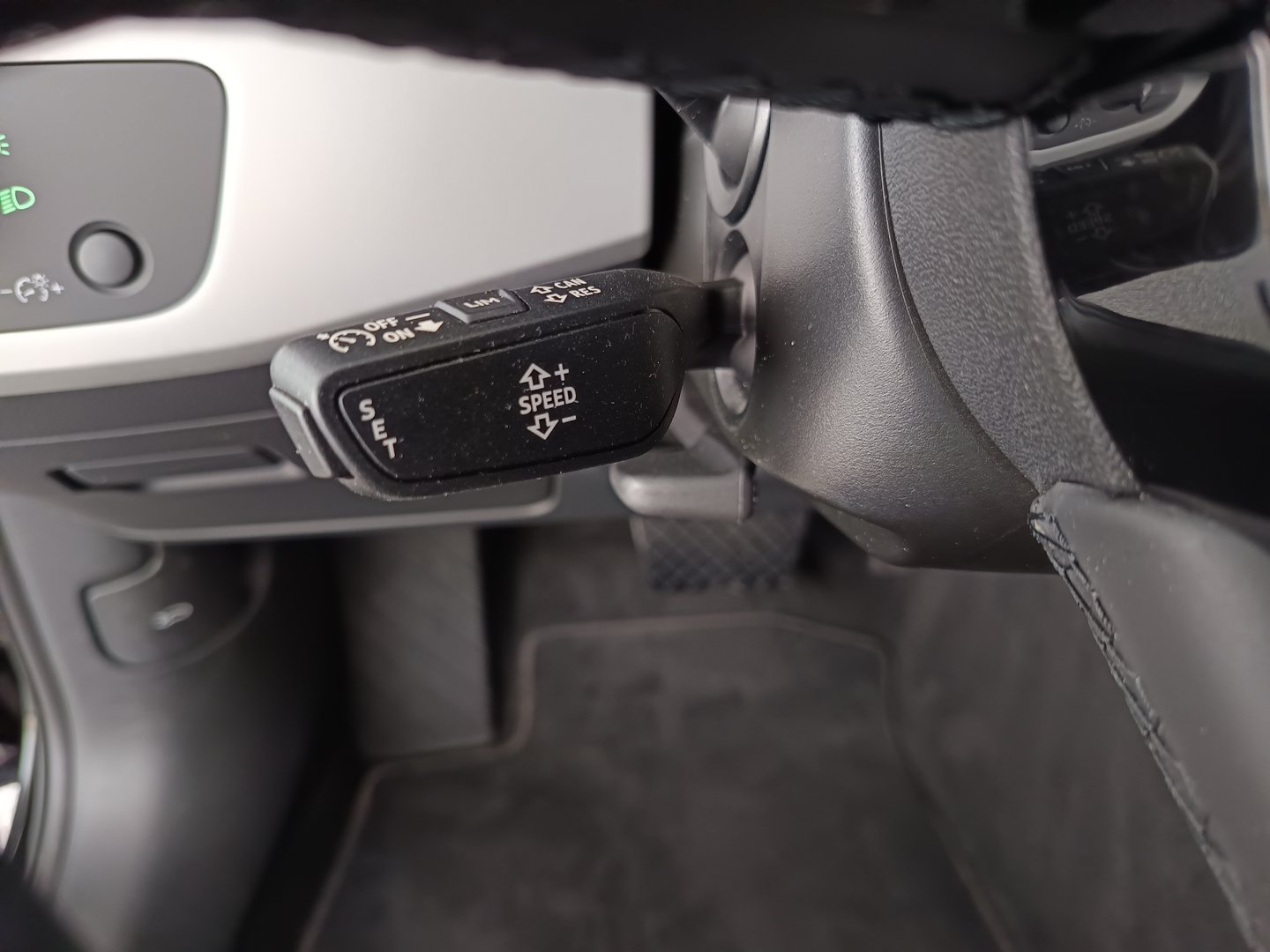 Audi A4 Avant 35 TDI advanced | Bild 16 von 40