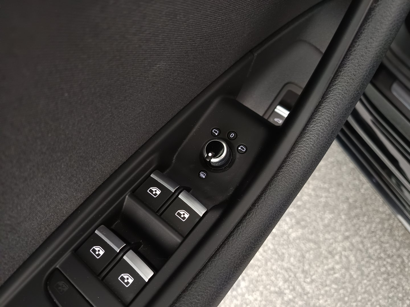 Audi A4 Avant 35 TDI advanced | Bild 11 von 40