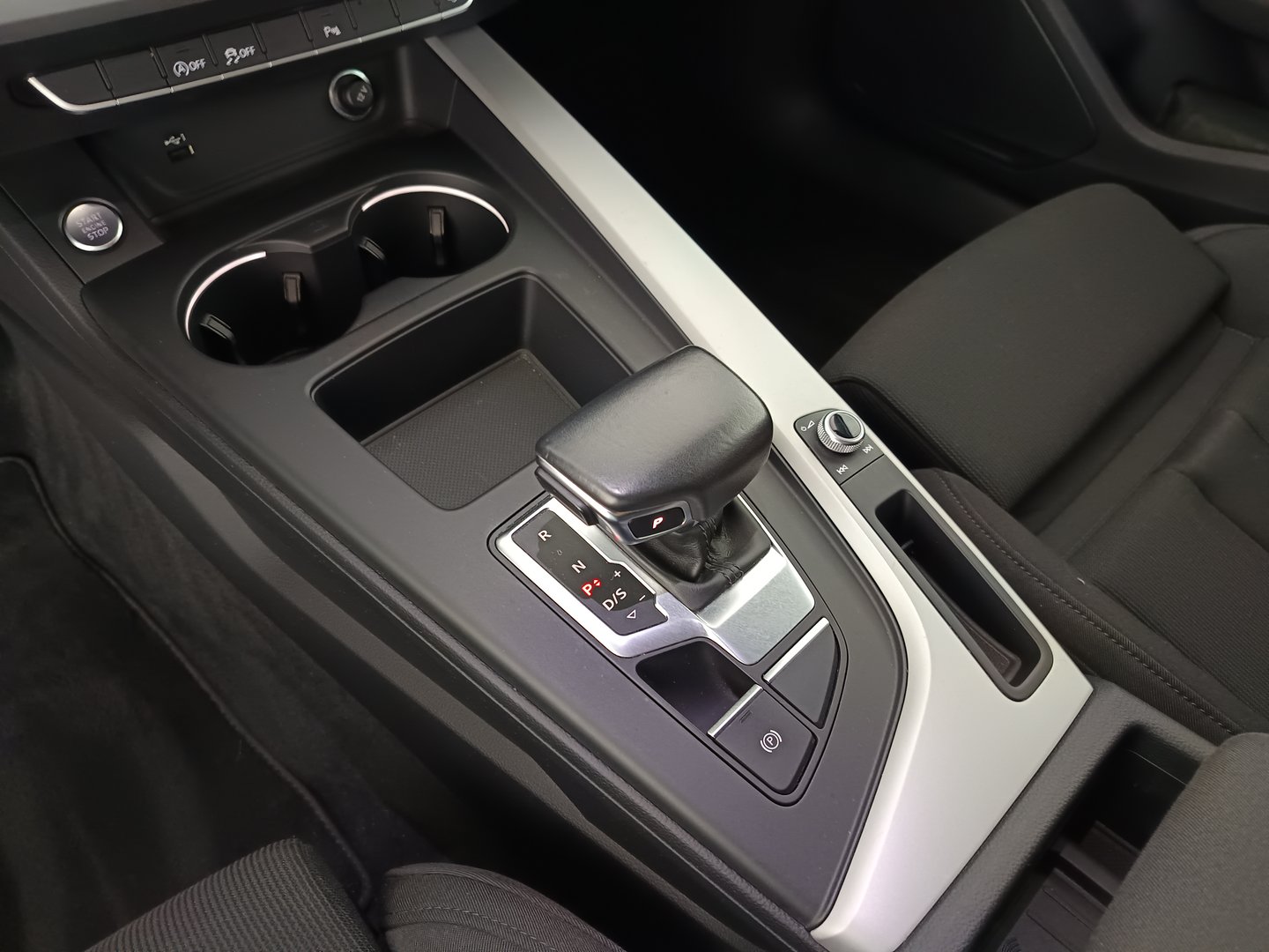 Audi A4 Avant 35 TDI advanced | Bild 30 von 40