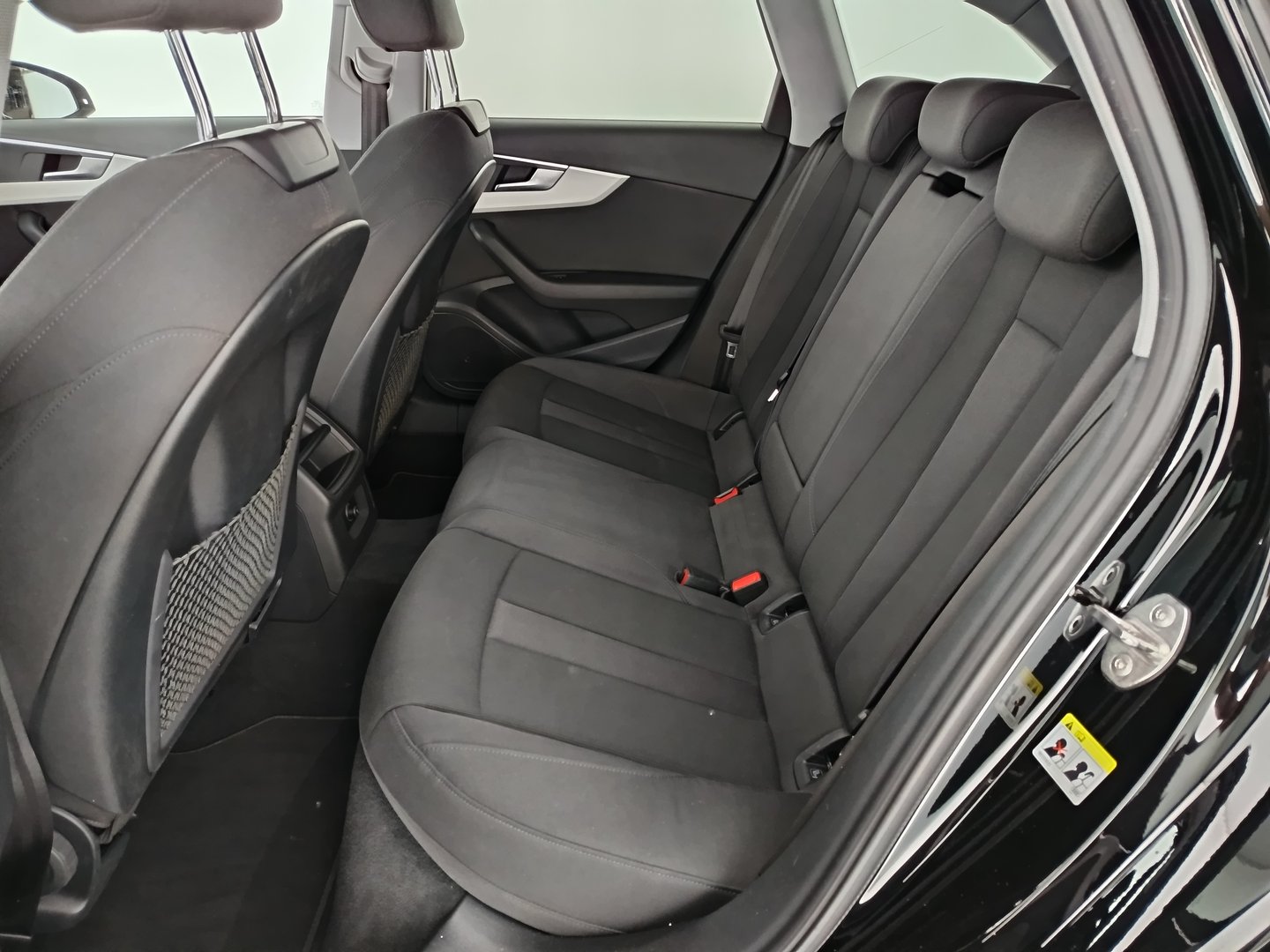 Audi A4 Avant 35 TDI advanced | Bild 31 von 40