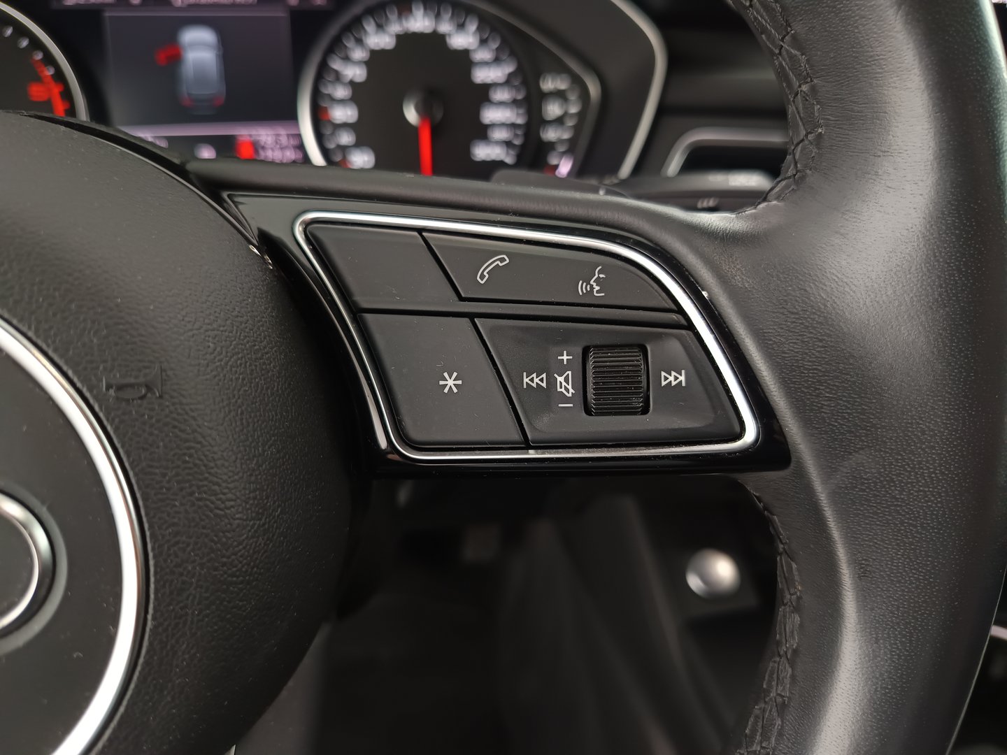 Audi A4 Avant 35 TDI advanced | Bild 17 von 40