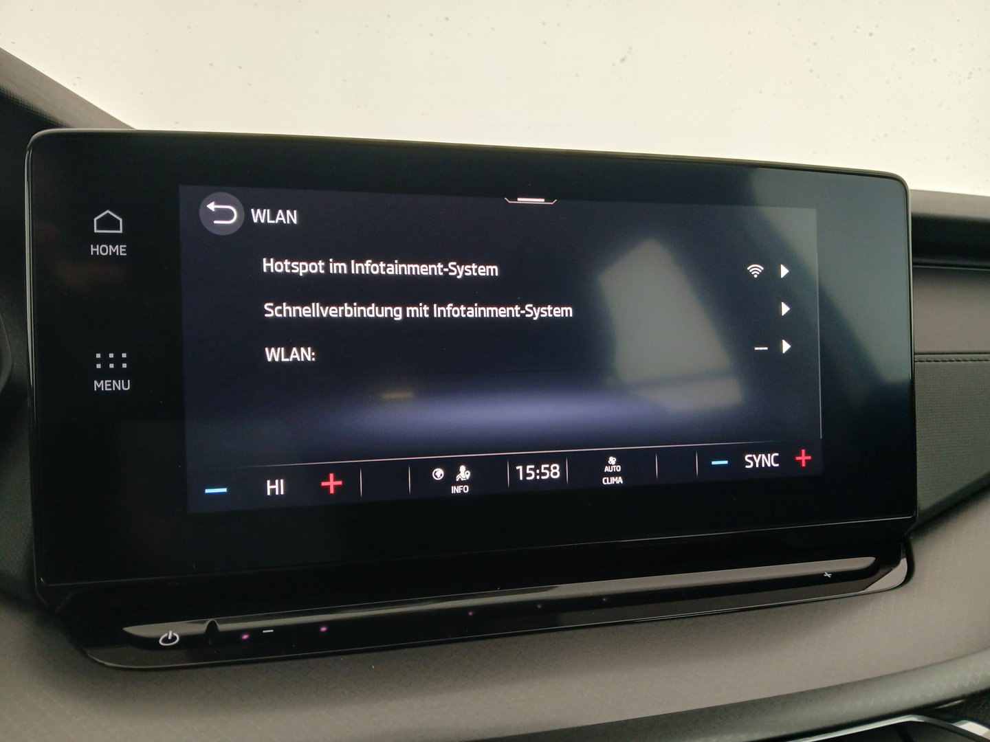 Škoda OCTAVIA Combi Ambition TSI | Bild 24 von 30