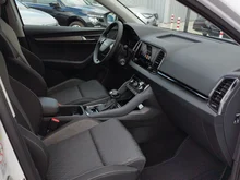 Škoda Karoq Selection TSI DSG ACT in Moon-Weiß Metallic