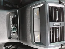 Škoda Karoq Selection TSI DSG ACT in Moon-Weiß Metallic