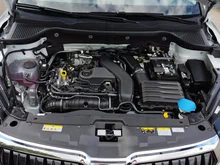 Škoda Karoq Selection TSI DSG ACT in Moon-Weiß Metallic