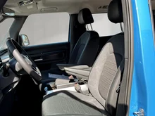 VW ID Buzz ID. Buzz Pro LR 4MOTION 250 kW in Candy Weiß / Medium Blue