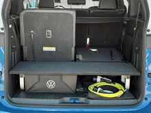 VW ID Buzz ID. Buzz Pro LR 4MOTION 250 kW in Candy Weiß / Medium Blue