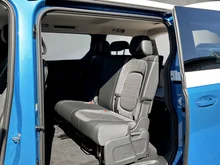 VW ID Buzz ID. Buzz Pro LR 4MOTION 250 kW in Candy Weiß / Medium Blue