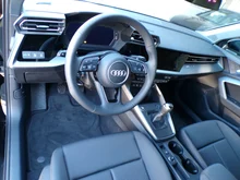 Audi A3 Sportback 30 TFSI in Brillantschwarz
