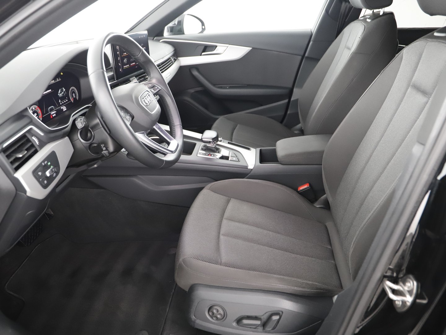 Audi A4 Avant 50 TDI quattro S line | Bild 3 von 16