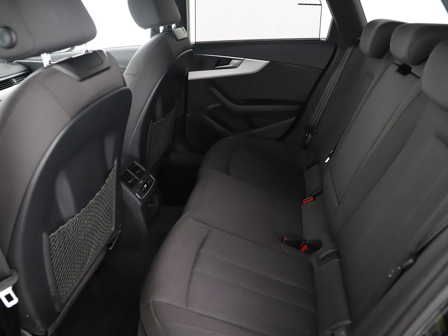 Audi A4 Avant 50 TDI quattro S line | Bild 9 von 16