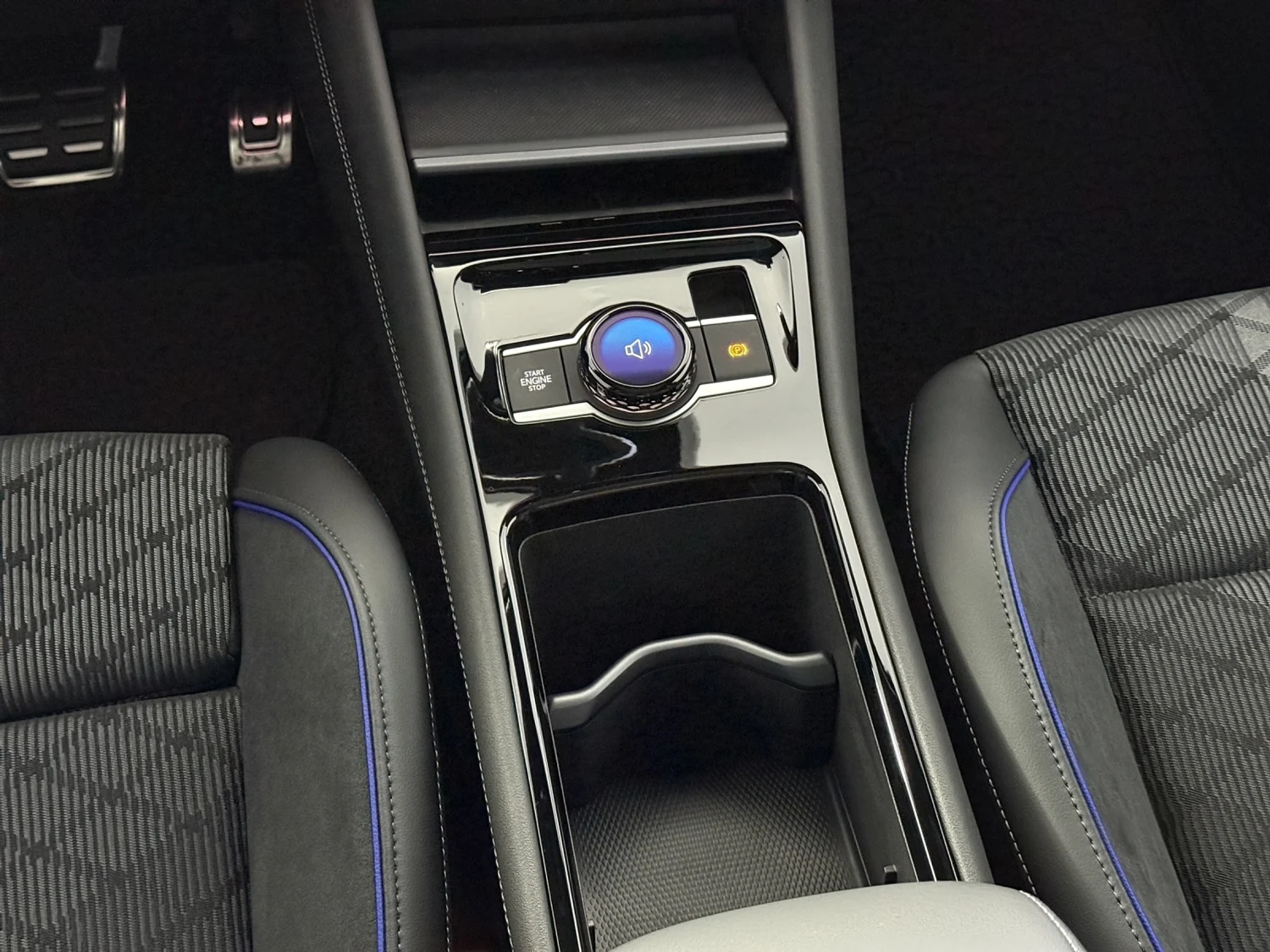 Bild eines VW Tayron Sport TDI 4MOTION DSG