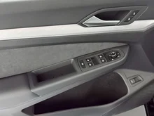 VW Golf Variant Business TDI in Grenadillschwarz Metallic