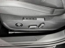 VW Golf Variant Business TDI in Grenadillschwarz Metallic