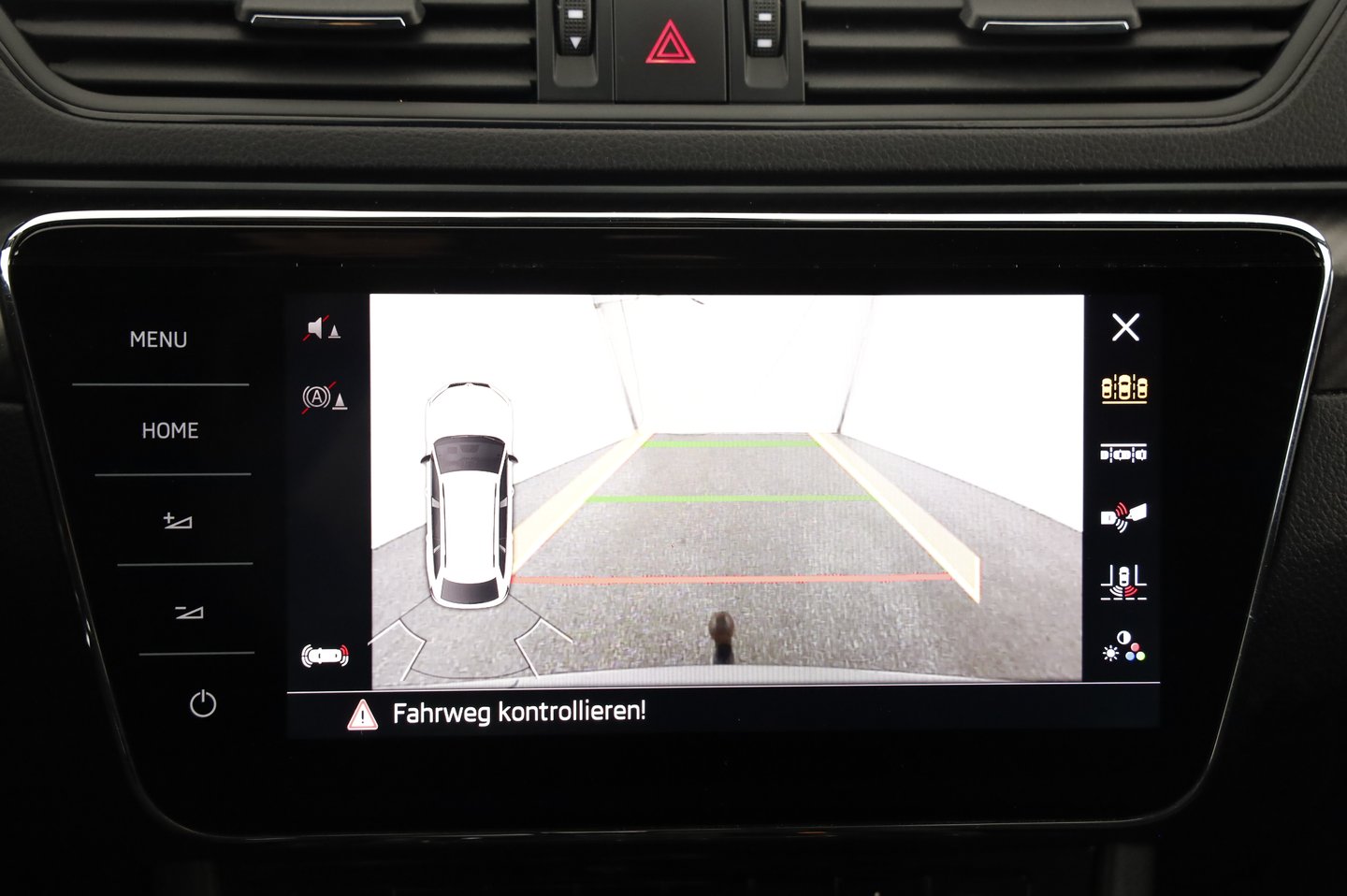 Škoda SUPERB Combi SPORTLINE TDI DSG | Bild 9 von 18