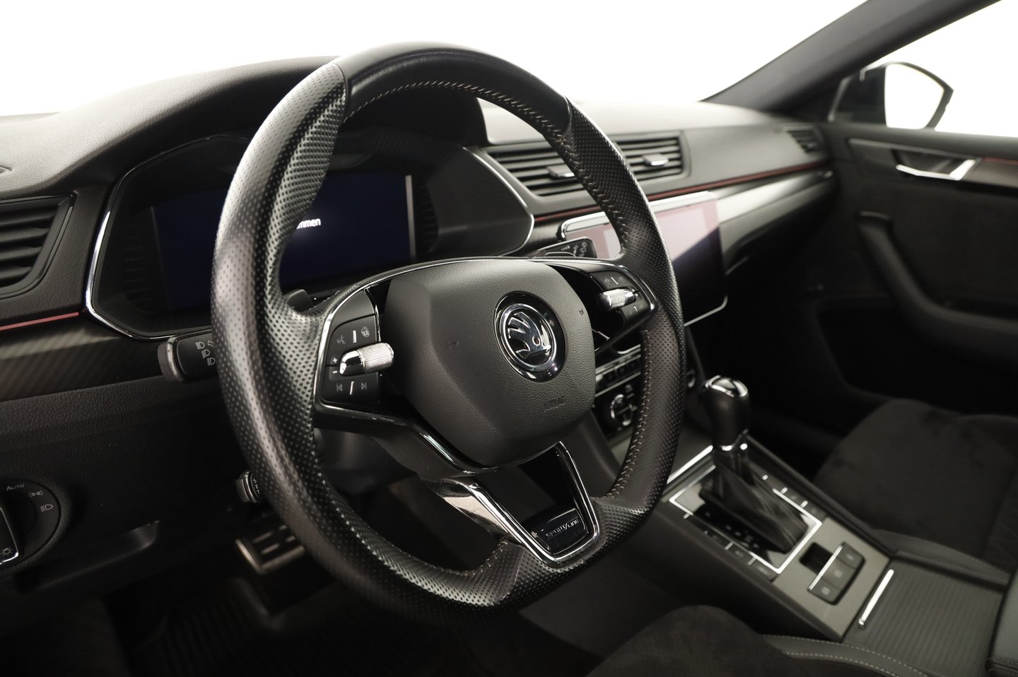 Škoda SUPERB Combi SPORTLINE TDI DSG | Bild 5 von 18