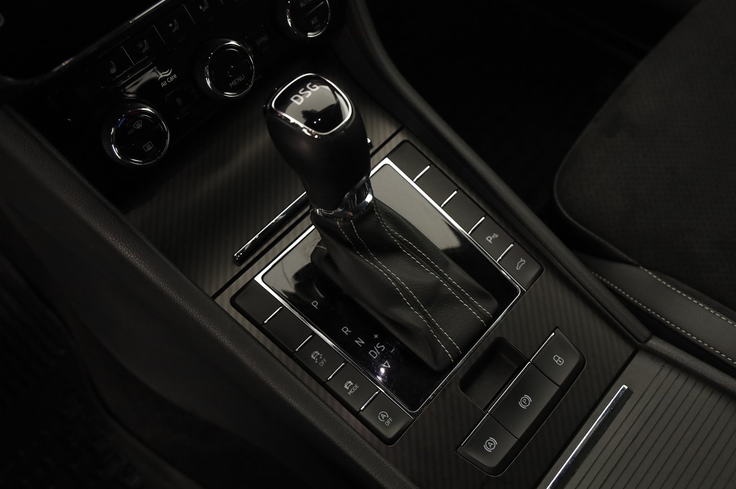 Škoda SUPERB Combi SPORTLINE TDI DSG | Bild 11 von 18